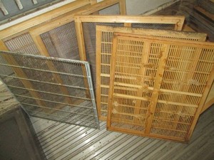 Lot of 7 Beehive honey box screen i...