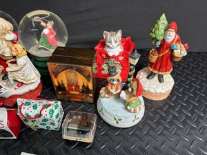 Christmas Figurines & Music Boxes Mixed Lot