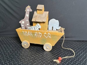 Wooden Noahs Ark Toy With Animals