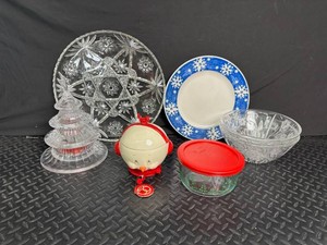 Holiday Glass & Ceramic Decor Mixed Lot