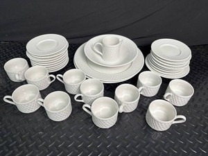 White Textured Porcelain Dinnerware Set