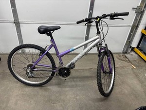 Magna Great Divide Hardtail Mountain Bike