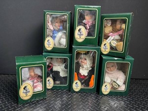 Geppeddo Boxed Collectible Dolls (Lot of 6)