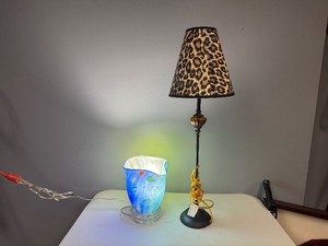 Two Beautiful Lamps (1 Tested Working) (1 No Bulb Untested)
