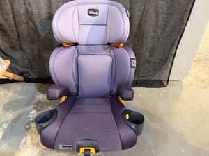 Chicco Kid Fit Clear Tex Plus 2 in 1 Belt Booster Car Seat (Gently Used)