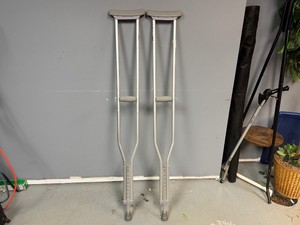 Guardian Crutches Gently Used Fits 510 - 66