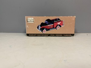 Harley Davidson 1936 Dodge Tanker 125 Scale Limited Edition