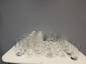 Miscellaneous Glassware (30 Pieces)