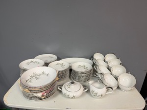 Empress China- Bamboo Garden Pattern (94 Pieces)