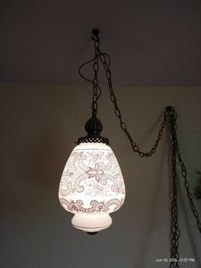 Beautiful Vintage White & Gold Swag Lamp