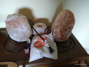 Himalayan Salt Lamps & Salt Pack