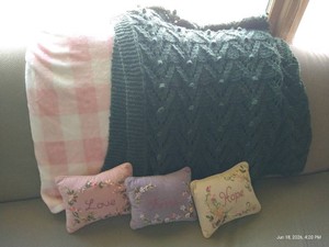 Blanket & Pillow Lot