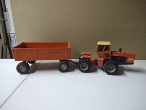 Vintage ERTL Allis-Chalmers Metal Tractor & Barge Wagon