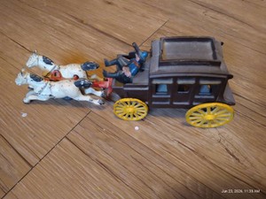 Vintage Cast Iron Horse Drawn Stagecoach Toy