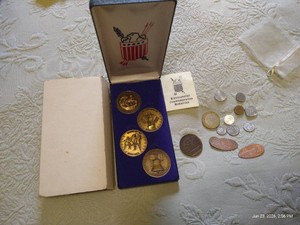 Misc. Coin Lot - Foreign, Souvenir Pennies, Bicentennial Comm. Coins