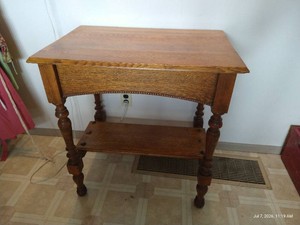 Beautiful Small Oak Table