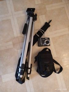 Kodak Easy Share Digital Camera, Case, & Tripod