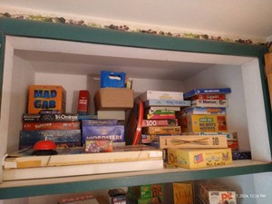 Large Lot of Games & Puzzles