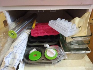 Baking Lot - Bread Pans, Muffin Tins, Pastry Mats, Decorating Tips, Etc.