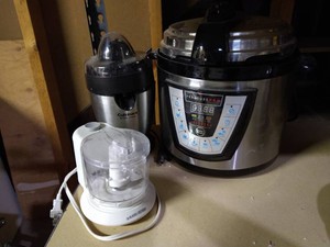 Kitchen Appliance Lot