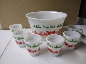 Vintage Hazel Atlas Millk Glass Egg Nog Bowl & (6) Cup Set