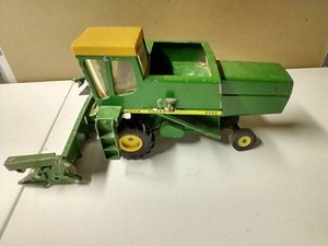 Vintage Toy Metal John Deere Combine