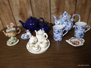 Teapot & Tea Set Lot