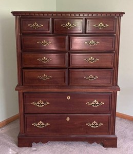 MB - Vintage Broyhill Cherry Wood Dresser