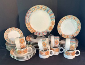 O - Vintage Sakura Moccasin Dinnerware Set by Sue Zipkin (Lot of 33)