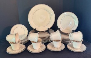 O - Lenox Solitaire China (Lot of 38)