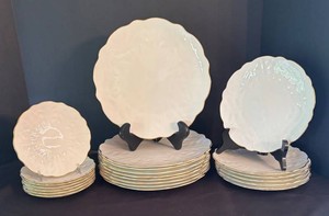 O - Aynsley Golden Crocus Dinner, Salad & Dessert Plates (Lot of 22)