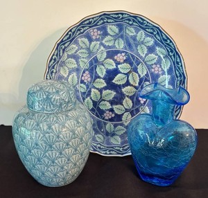 O - Vintage Blue & White Floral Plate, Crackle Glass Vase & Jar Mixed Lot