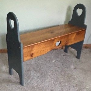 MB - Vintage Heart Cutout Bench