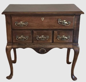 Vintage Queen Anne Style Wood 3-Drawer Lowboy Chest