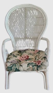 LL-BR2 - Vintage White Wicker Chair With Cushion