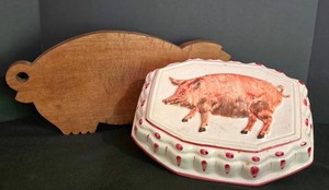 LL-FR - Pig Shaped Cutting Board & Pig Motif Wall Hanging Mixed Lot
