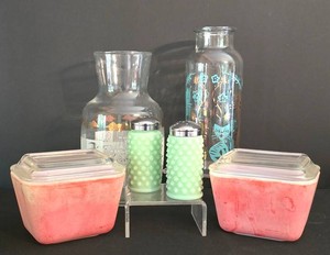 K - Vintage Kitchen Collectibles Mixed Lot Pyrex Refrigerator Dishes Anchor Hocking Carafe