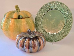 K - Pumpkin Soup Crock, Leaf Plate & Lacquered Pumpkin Bordalo Pinheiro Set