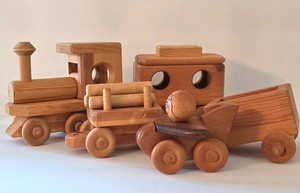 LR - Wooden Toy Train & Vehicle Set (Lot of 5)
