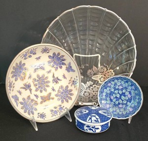 LR - Vintage Silver City Crystal Clamshell Bowl & Blue-White Porcelain Dishes Mixed Lot