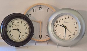 O - Wall Clocks - KESIN, Timekeeper & Westclox (Lot of 3)