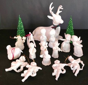 LL-ST - Christmas Ornaments - Goebel, Fenton & Dept 56 White Ceramic Mixed Lot
