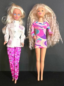 LL-ST - Vintage Barbie Dolls 1996 Pet Doctor & 25th Anniversary Total Hair (Lot of 2)