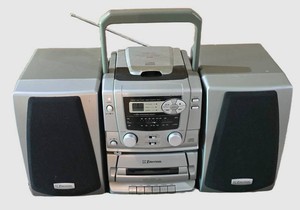 LL-ST - TV Stand & Vintage Emerson Boom Box With Detachable Speakers
