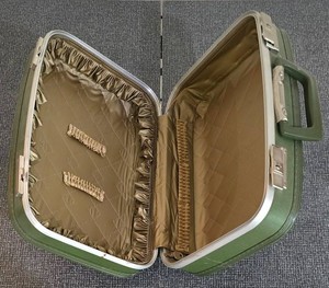 LL-ST - Vintage Green Suitcase 15.5in X 11in X 5.5in