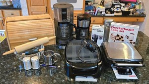 K - Kitchen Appliance Bundle Cuisinart Waffle Maker, Hamilton Beach Coffee Maker & Grill Mixed Lot