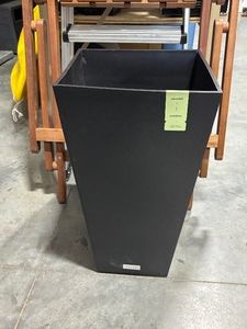Veradek Planter Box