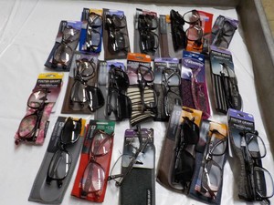20 pair of Readers Glasses - variou...