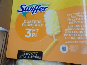 2 Swiffer 3 ft Dusters with Extra D...