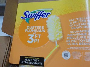 2 Swiffer 3 ft Dusters with Extra D...